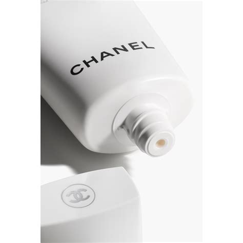 chanel le blanc brightening foam cleanser|chanel le blanc cleanser.